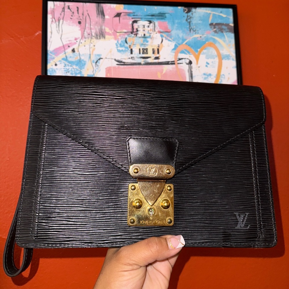 Louis Vuitton Taiga Leather Black Clutch/Wristlet